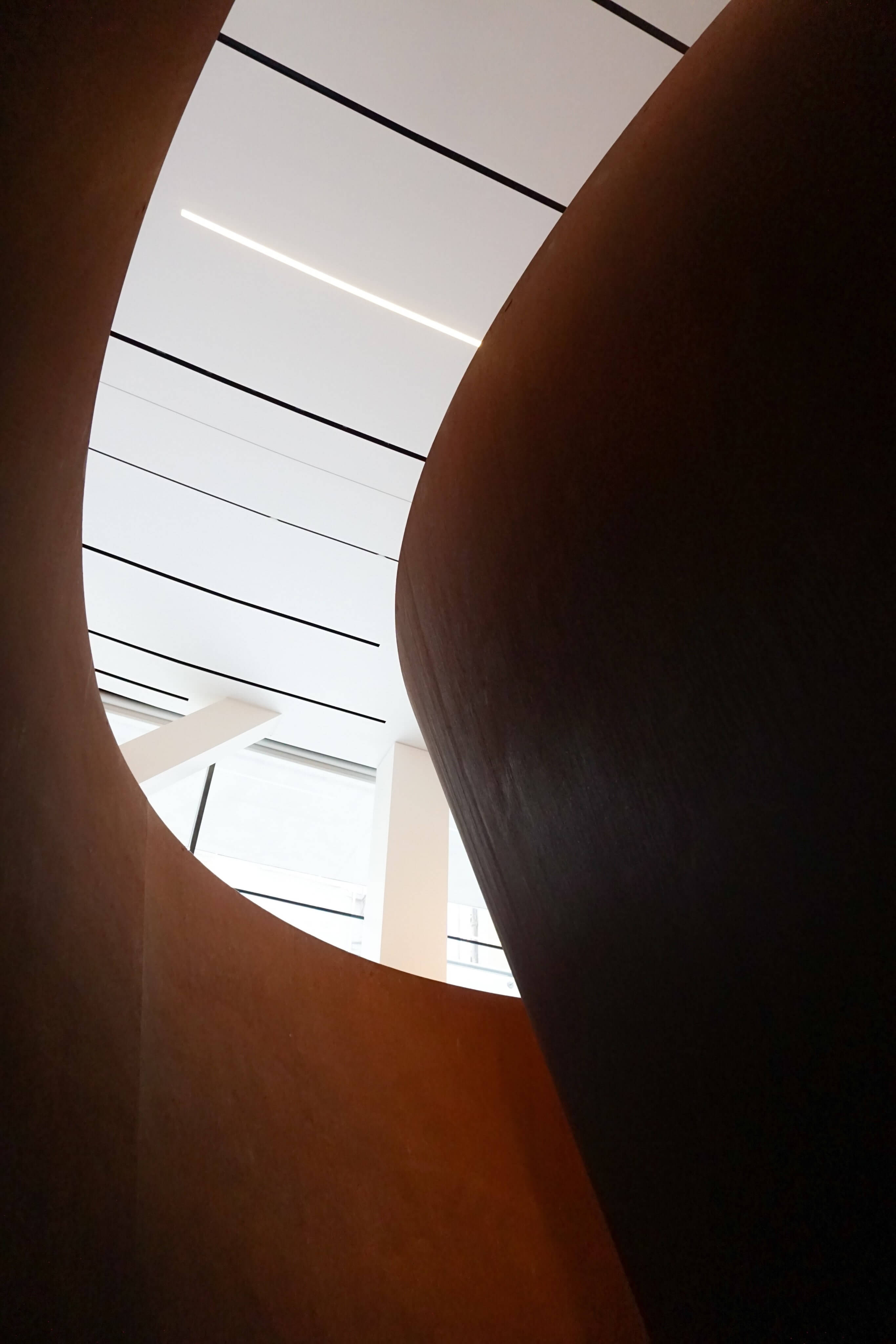 Tròng kính Hand Light Architecture Wood White House