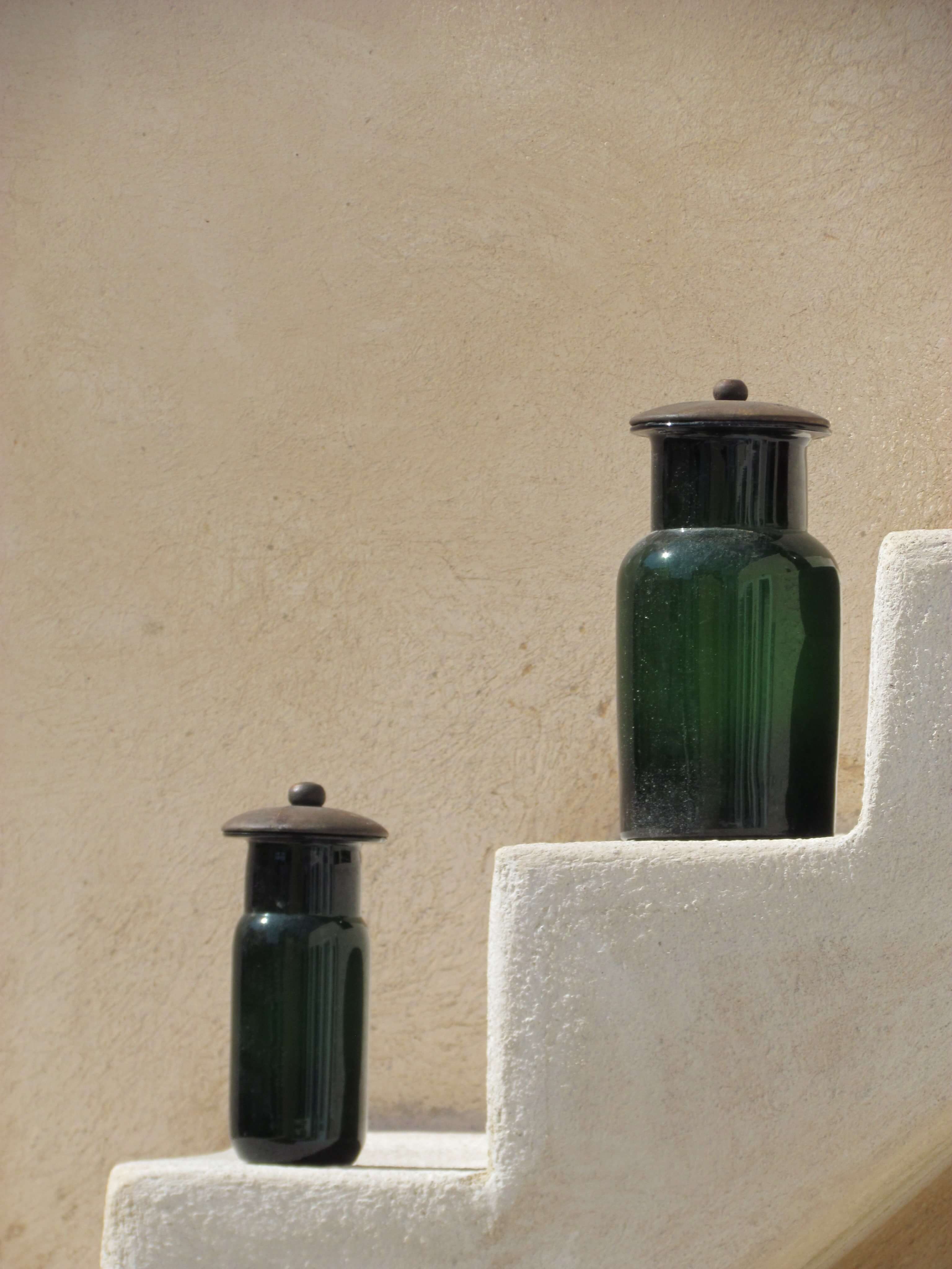 Trang chủ Sun Glass Vase Green Ceramic Shelf